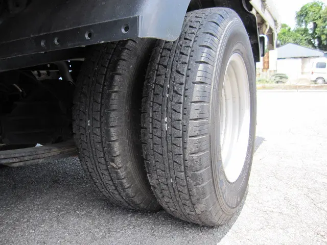 いすゞ エルフ KK-NHR69E(2WD)の写真35