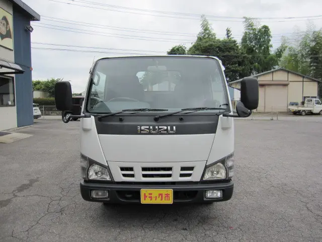 いすゞ エルフ PB-NKR81A(2WD)の写真10