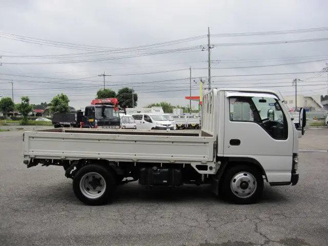 いすゞ エルフ PB-NKR81A(2WD)の写真13