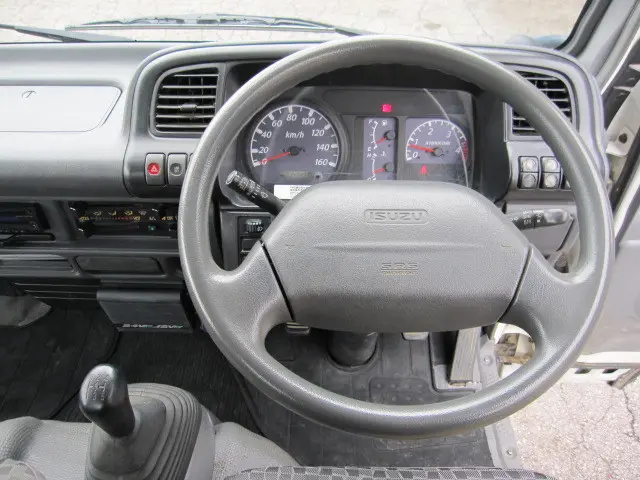 いすゞ エルフ PB-NKR81A(2WD)の写真18