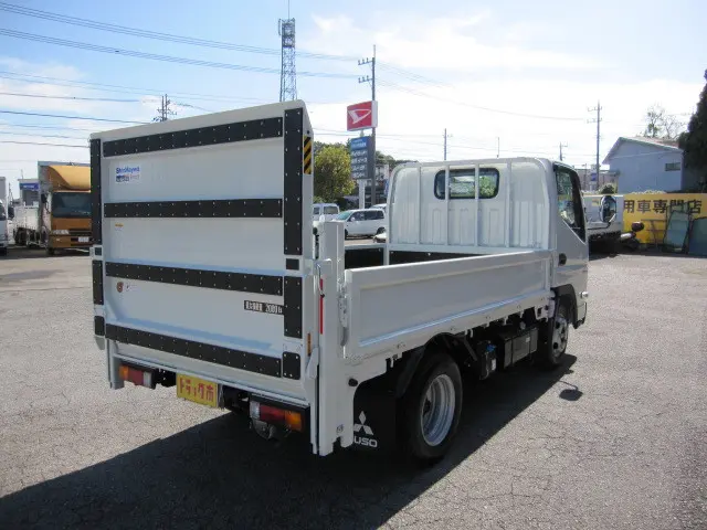 三菱 キャンター 2RG-FBA20(2WD)の写真2