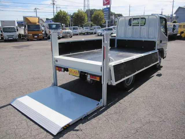 三菱 キャンター 2RG-FBA20(2WD)の写真3