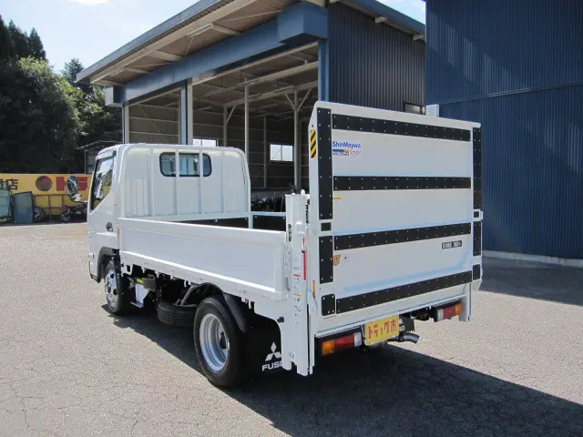 三菱 キャンター 2RG-FBA20(2WD)の写真13