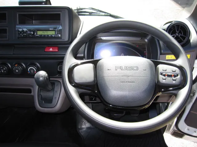 三菱 キャンター 2RG-FBA20(2WD)の写真15