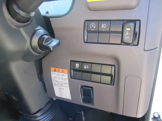 三菱 キャンター 2RG-FBA20(2WD)の写真19