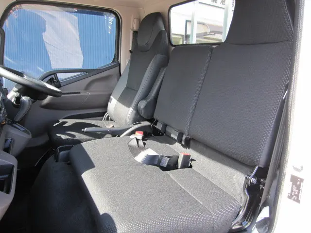 三菱 キャンター 2RG-FBA20(2WD)の写真22