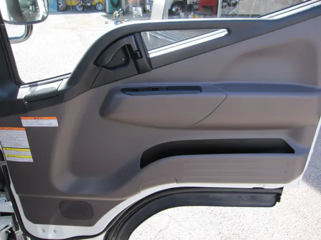 三菱 キャンター 2RG-FBA20(2WD)の写真27