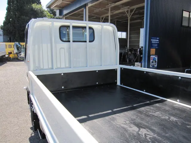 三菱 キャンター 2RG-FBA20(2WD)の写真31
