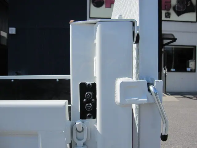 三菱 キャンター 2RG-FBA20(2WD)の写真35