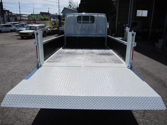 三菱 キャンター 2RG-FBA20(2WD)の写真36