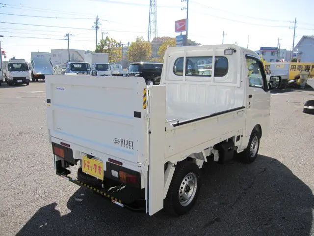 ダイハツ ハイゼットトラック 3BD-S500P(2WD)の写真2