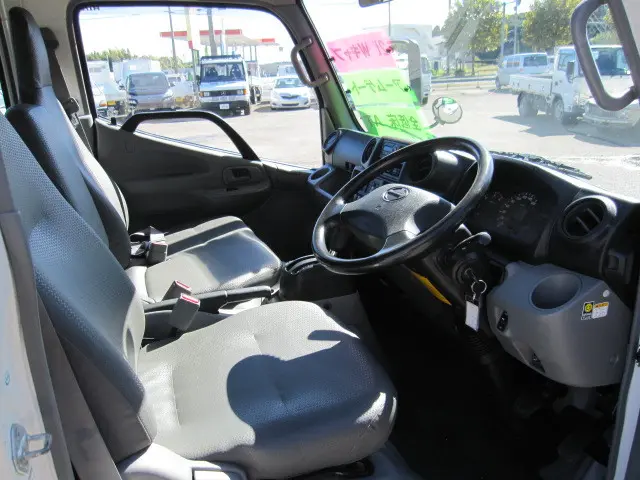 日野 デュトロ TPG-XZU605M(2WD)の写真4