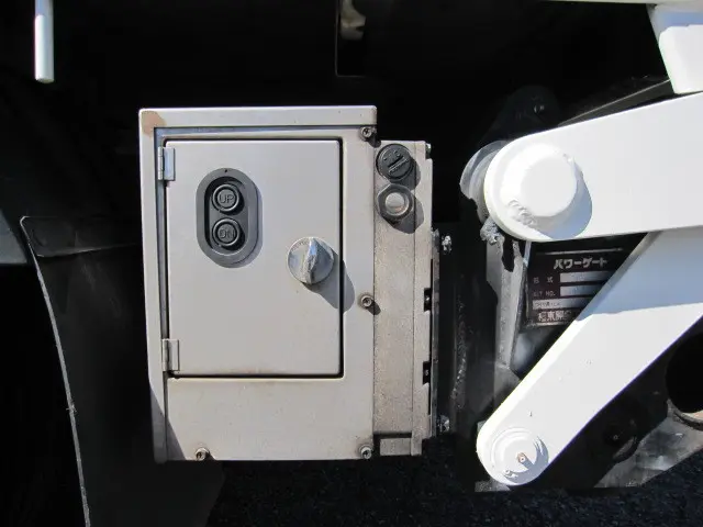 日野 デュトロ TPG-XZU605M(2WD)の写真38