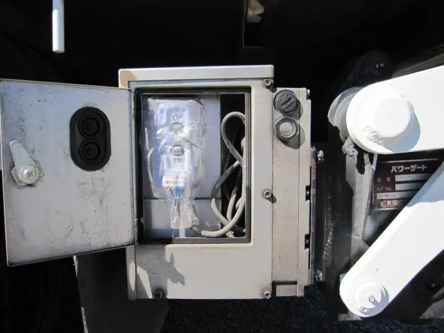 日野 デュトロ TPG-XZU605M(2WD)の写真39