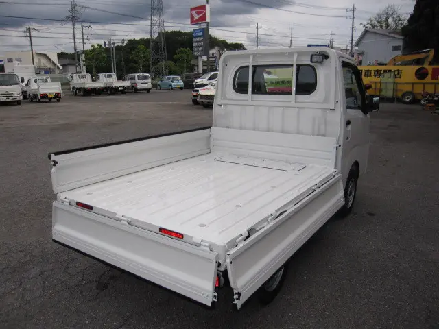 ダイハツ ハイゼットトラック 3BD-S510P(4WD)の写真3