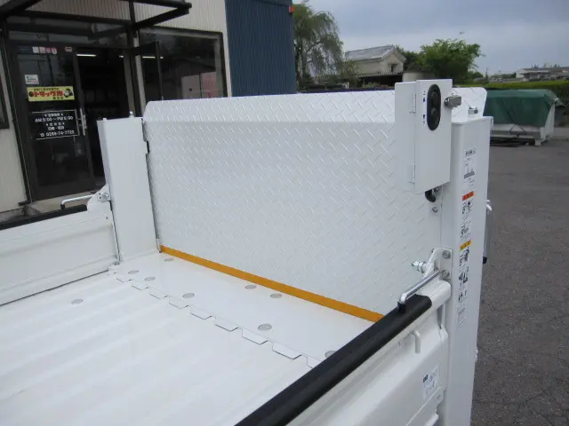 ダイハツ ハイゼットトラック 3BD-S510P(4WD)の写真17