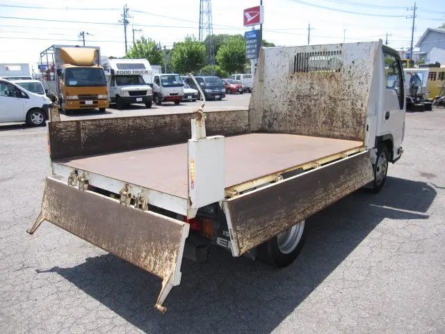 いすゞ エルフ TPG-NJR85AD(2WD)の写真3