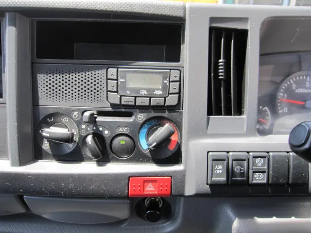 いすゞ エルフ TPG-NJR85AD(2WD)の写真21