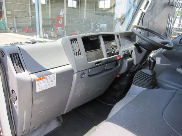 いすゞ エルフ TPG-NJR85AD(2WD)の写真23