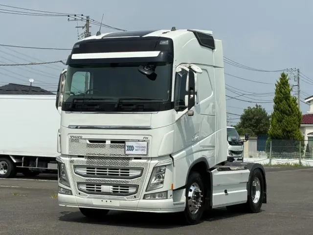 ボルボ FM トラクター 2DG-KA2TDA1(2WD)の写真1