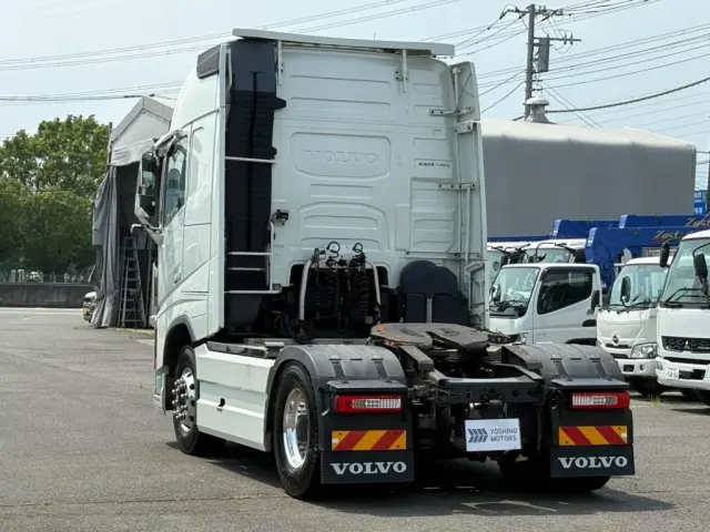 ボルボ FM トラクター 2DG-KA2TDA1(2WD)の写真3