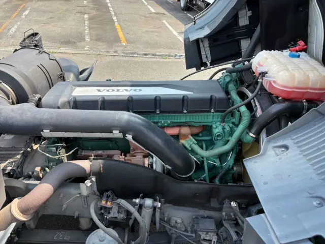 ボルボ FM トラクター 2DG-KA2TDA1(2WD)の写真18