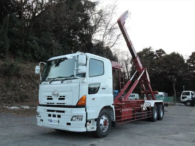 日野 プロフィア ADG-FS1EZYAの写真1