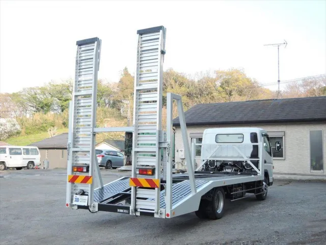 三菱 キャンター 2PG-FEB80(2WD)の写真4