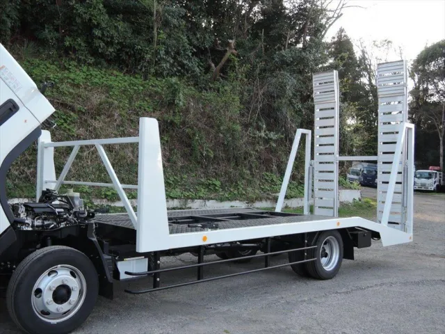 三菱 キャンター 2PG-FEB80(2WD)の写真6