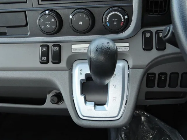 三菱 キャンター 2PG-FEB80(2WD)の写真23