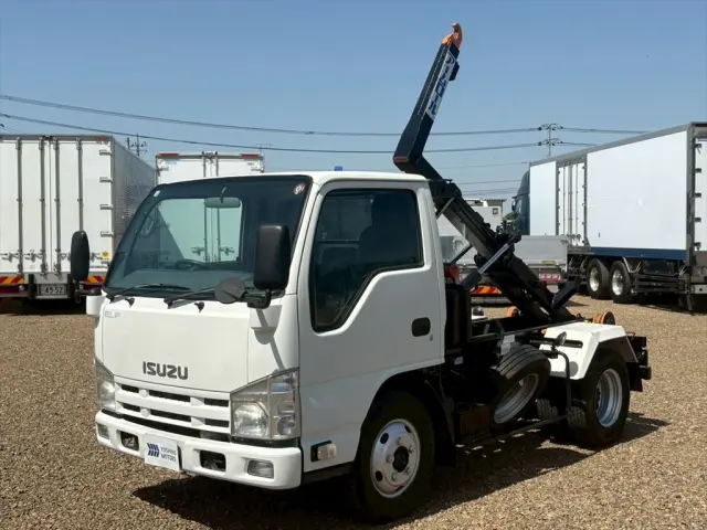 いすゞ エルフ BKG-NKR85ANの写真1