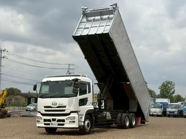 ＵＤ クオン QKG-CD5ZLの写真1