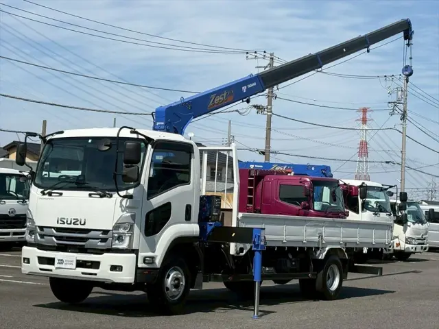 いすゞ フォワード 2PG-FRR90S2の写真1