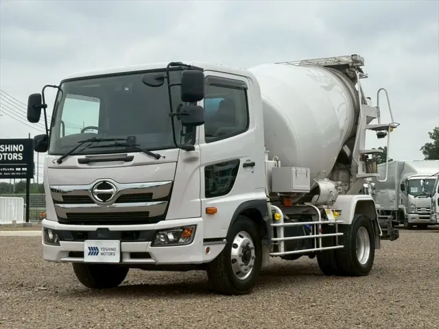日野 レンジャー 2KG-FJ2ABAの写真1