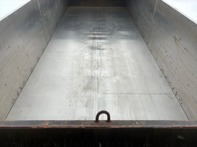 いすゞ ギガ QKG-CYM77AM(6x2)の写真8