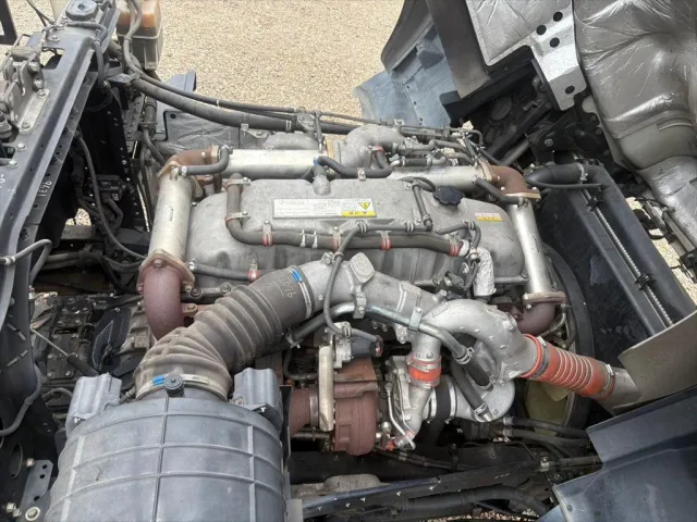 いすゞ ギガ QKG-CYM77AM(6x2)の写真19