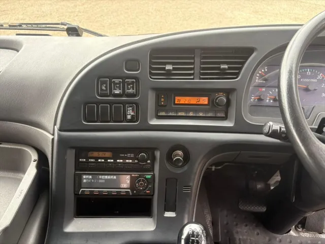 いすゞ ギガ QKG-CYM77AM(6x2)の写真22