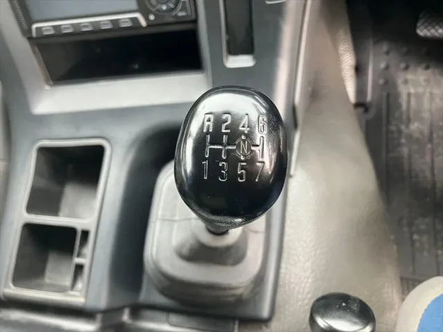 いすゞ ギガ QKG-CYM77AM(6x2)の写真23