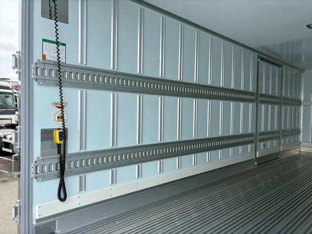 日野 レンジャー 2KG-FD2ABG(2WD)の写真9