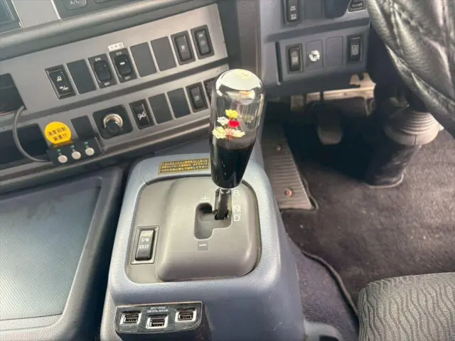 日野 プロフィア BDG-SH1EDXG(2WD)の写真23