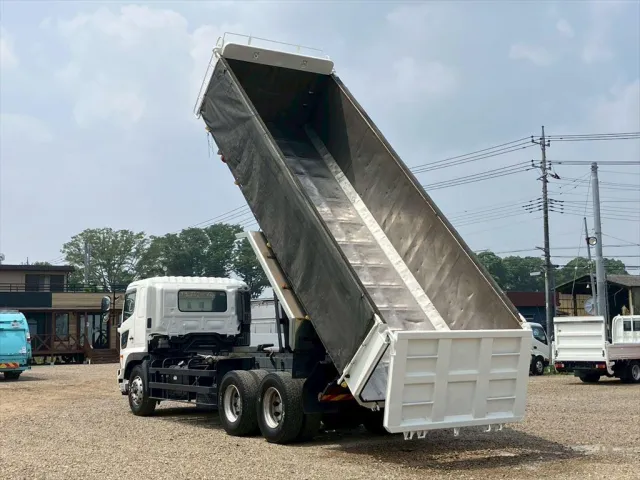 日野 プロフィア QKG-FR1APBA(6x2)の写真11