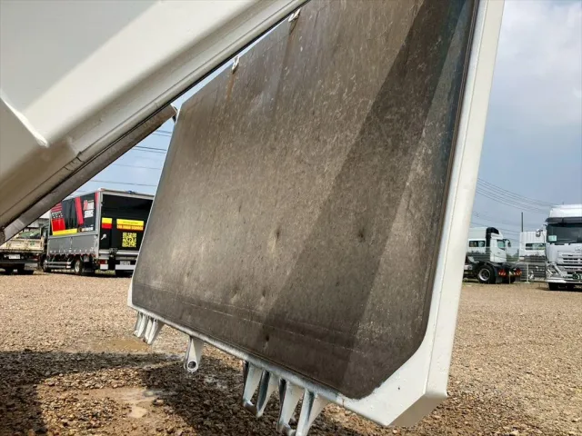 日野 プロフィア QKG-FR1APBA(6x2)の写真12