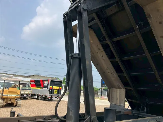 日野 プロフィア QKG-FR1APBA(6x2)の写真14