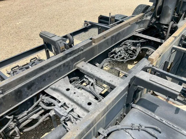 日野 プロフィア QKG-FR1APBA(6x2)の写真15