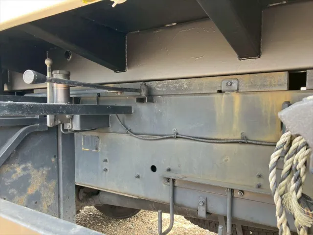 日野 プロフィア QKG-FR1APBA(6x2)の写真17