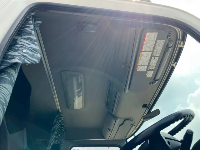 日野 プロフィア QKG-FR1APBA(6x2)の写真24