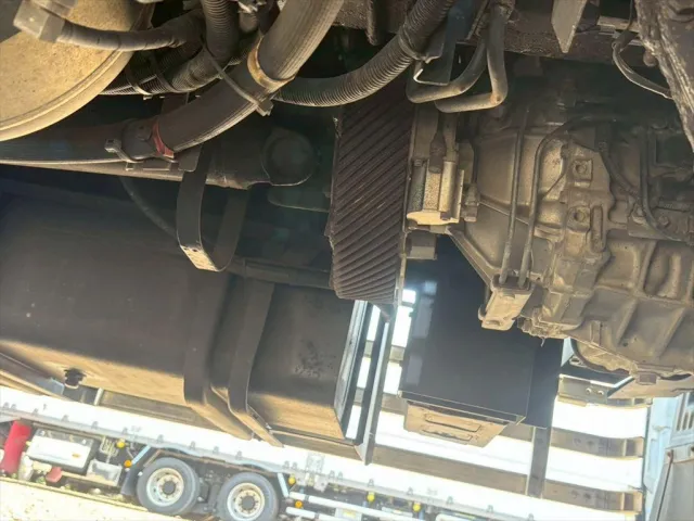 日野 プロフィア QPG-FR1EXEG(6x2)の写真17