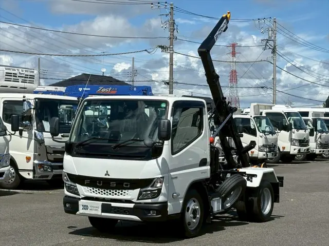 三菱 キャンター 2RG-FBAV0の写真1