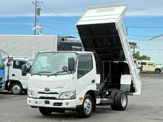 トヨタ ダイナ 2KG-XZU600Dの写真1