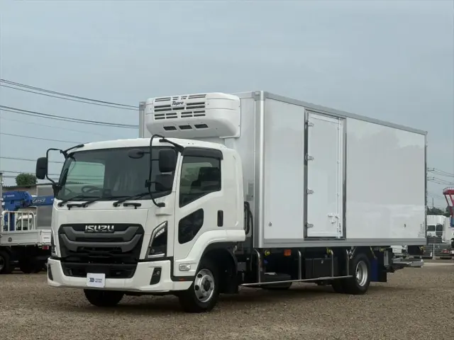 いすゞ フォワード 2PG-FRR90T4の写真1